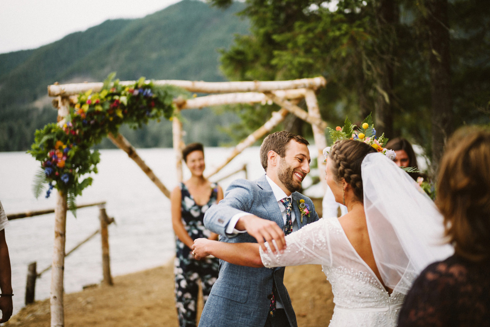 zanny-noah-054 LAKE CUSHMAN WEDDING